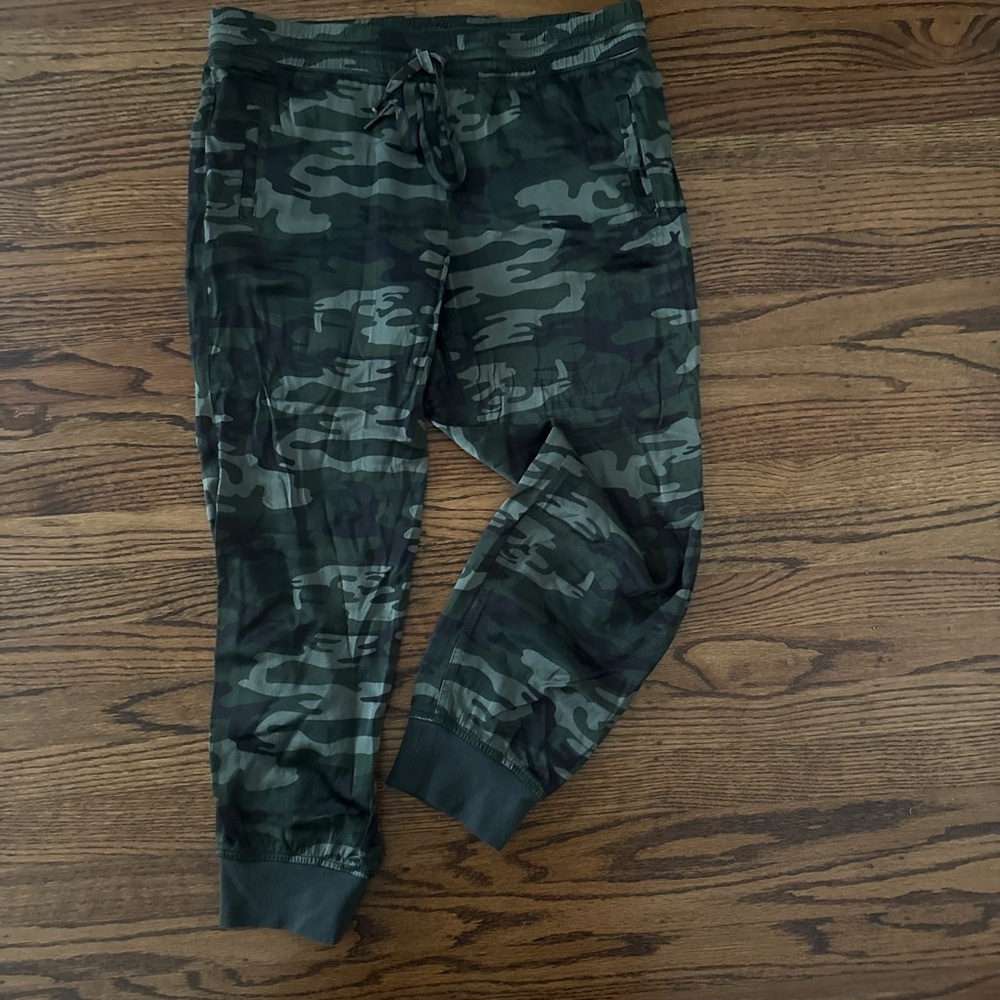 Sanctuary Camo Jogger Pants
